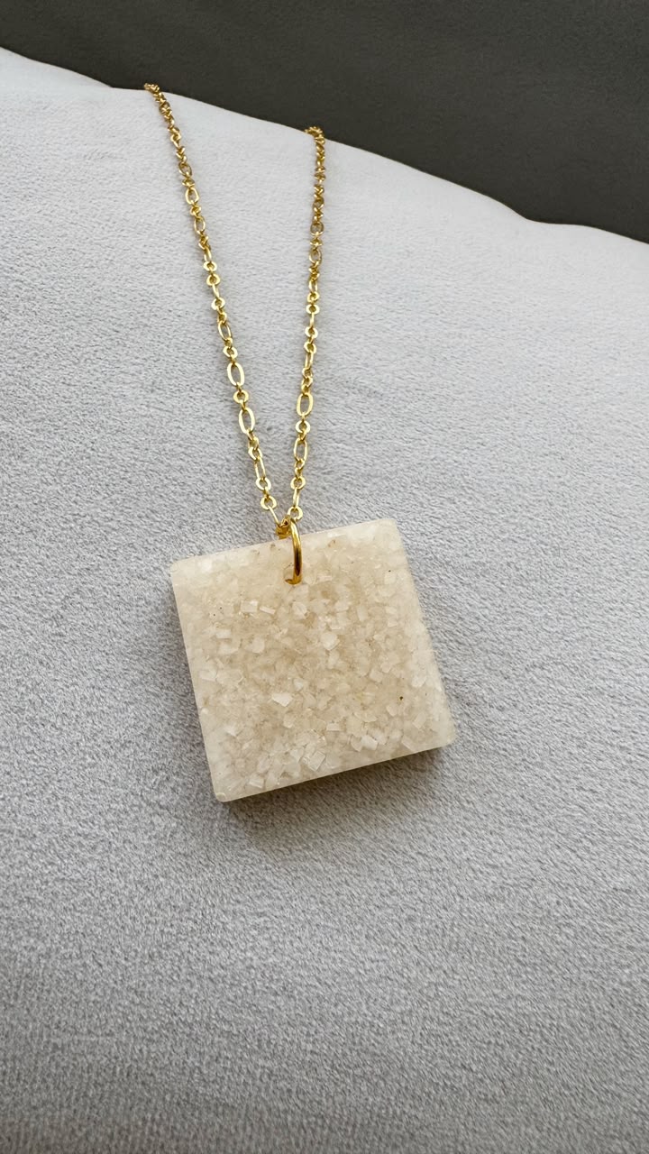 Collar Cuadrado Mineral