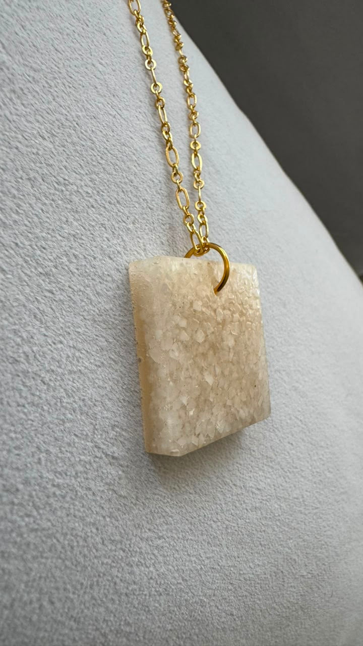 Collar Cuadrado Mineral