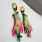 Aretes Manos Color