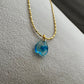 Collar pétalo azul